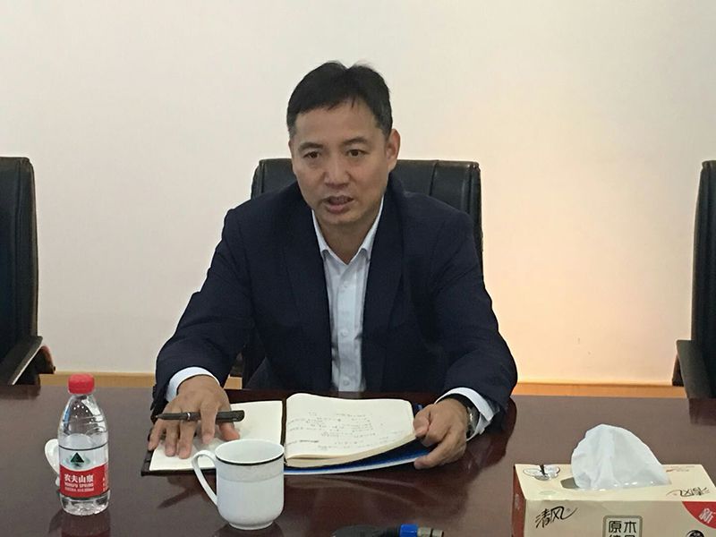 政協(xié)姜國(guó)法副主席主持座談會(huì).jpg